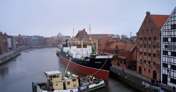 Po dwumiesięcznym remoncie w stoczni na nabrzeże wyspy Ołowianki w Gdańsku powrócił statek-muzeum "Sołdek". 