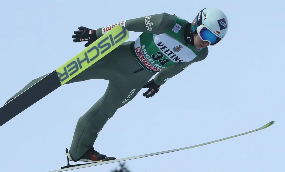 Kamil Stoch zajął drugie miejsce w konkusie Pucharu Świata w skokach narciarskich w Engelbergu. Norweg Halvor Egner Granerud wygrał, a trzeci był Słoweniec Anze Lanisek.