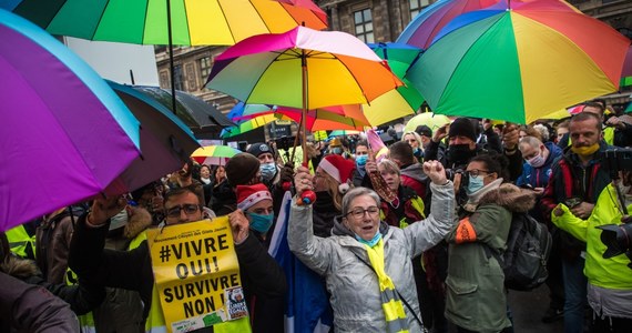 W Paryżu, Lille, Tuluzie, Montpellier, Breście, Nancy, Perigueux, Nimes, Rennes i innych francuskich miastach odbyły się w sobotę kilkusetosobowe demonstracje "żółtych kamizelek" przeciwko ustawie o globalnym bezpieczeństwie.