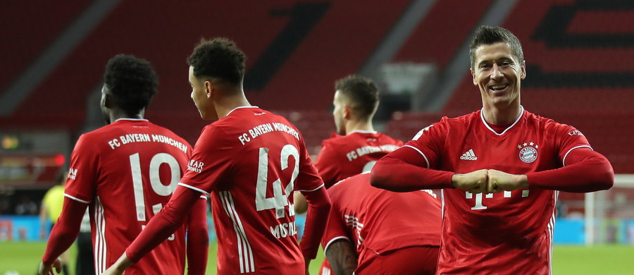 Robert Lewandowski zdobył dwa gole dla Bayernu Monachium w wyjazdowym spotkaniu 13. kolejki niemieckiej ekstraklasy z Bayerem Leverkusen. Bawarczycy wygrali 2:1 i zostali liderem.
