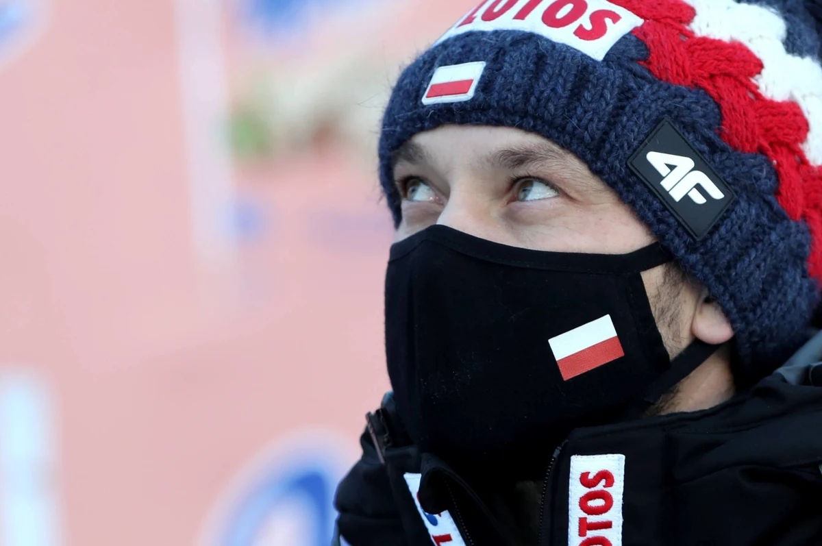 Trener kadry Polski w skokach narciarskich Michal Dolezal zdecydował, że w Turnieju Czterech Skoczni wystąpią Kamil Stoch, Dawid Kubacki, Piotr Żyła, Andrzej Stękała, Aleksander Zniszczoł, Klemens Murańka i Maciej Kot. Turniej Czterech Skoczni rozpocznie się 29 grudnia konkursem w Oberstdorfie.