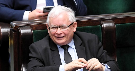 Jest bardzo prawdopodobne, że Mateusz Morawiecki pozostanie szefem rządu do końca kadencji - takie oświadczenie złożył w rozmowie z "Rzeczpospolitą" wicepremier, prezes Prawa i Sprawiedliwości Jarosław Kaczyński. Zapewnił również, że popierał Morawieckiego w kwestii strategii wobec Unii Europejskiej.