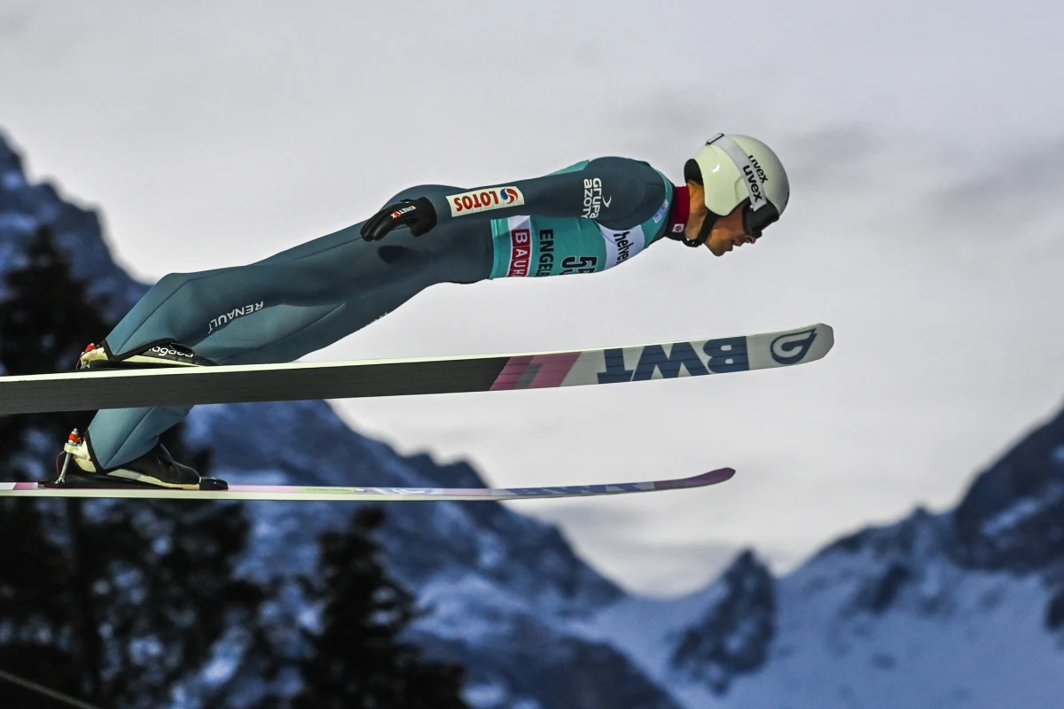 Piotr Żyła zajmuje czwartą lokatę na liście płac Międzynarodowej Federacji Narciarskiej (FIS) i jest najwyżej sklasyfikowanym z Polaków. Urodzony w Cieszynie skoczek zarobił w tym sezonie z tytułu premii za wyniki w zawodach Pucharu Świata 28 250 franków szwajcarskich, tj. ok. 116 700 złotych.