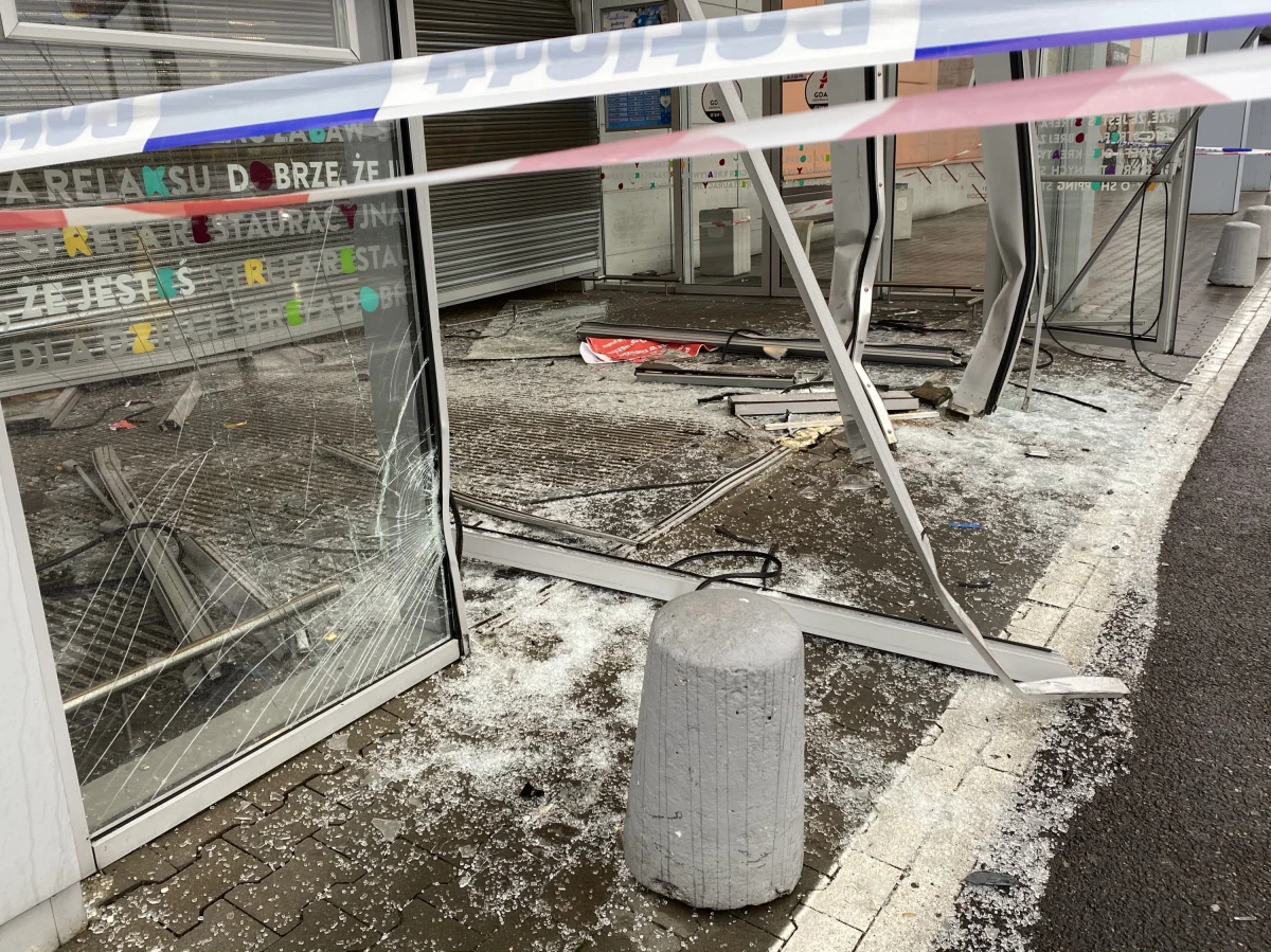 Policja szuka sprawców, którzy zrabowali kosztowności ze sklepu jubilerskiego w Gdańsku. Do zuchwałego napadu doszło nad ranem.
