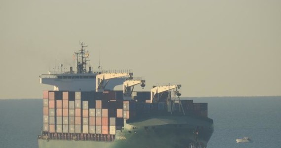 Nieudany atak piratów na statek m/s PORT GDYNIA w Zatoce Gwinejskiej u wybrzeży Afryki. Jednostką, która pływa pod maltańską banderą, zarządzają Polskie Linie Oceaniczne. Załoga - 13 Polaków i 3 obywateli Ukrainy - jest już bezpieczna.
