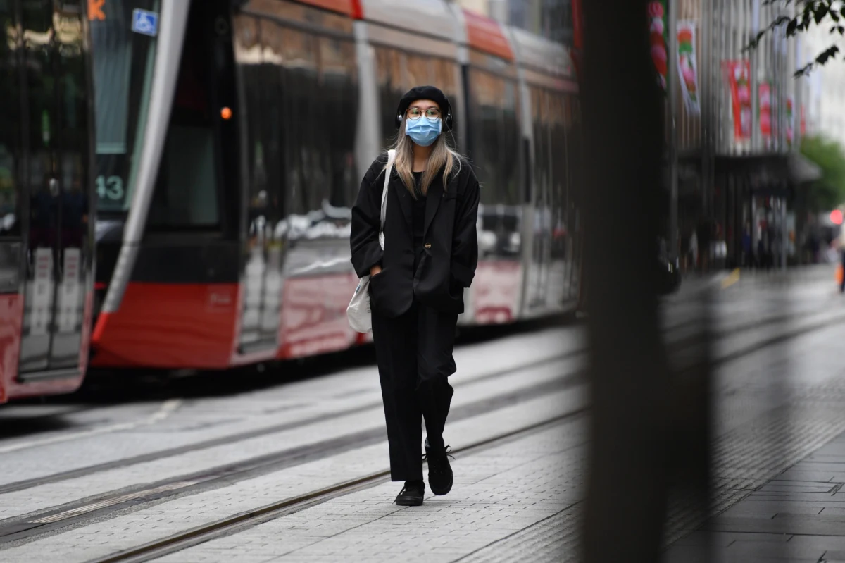 W Dzienniku Ustaw w poniedziałek wieczorem opublikowano rozporządzenie rządu w sprawie ustanowienia ograniczeń, nakazów i zakazów w związku z wystąpieniem stanu epidemii. Zgodnie z nim od 28 grudnia 2020 do 17 stycznia 2021 r. obowiązywać będą m.in. obostrzenia w działalności hoteli i galerii handlowych.