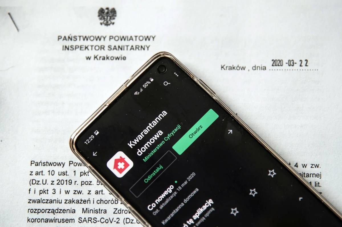 Zgodnie z nowym rządowym rozporządzeniem osoby, które przekroczą granicę zewnętrzną UE do 17 stycznia, będą musiały odbyć obowiązkową 10-dniową kwarantannę. Z obowiązku wyłączone zostały m.in. osoby z wystawionym zaświadczeniem o wykonaniu szczepienia ochronnego przeciwko Covid-19.