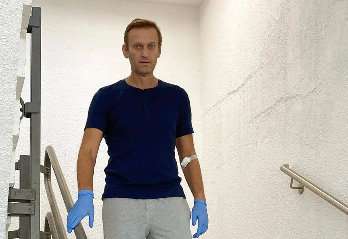 Rzecznik Kremla Dmitrij Pieskow, komentując nagranie rozmowy Aleksieja Nawalnego z człowiekiem przypuszczalnie zamieszanym w próbę jego otrucia, nazwał opozycjonistę "chorym", u którego widać "wyraźną manię prześladowczą" i "pewne objawy manii wielkości".