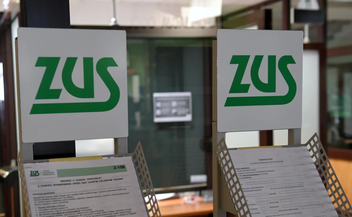 Zwolnienie ze składek ZUS tylko dla przedsiębiorców, którzy elektronicznie składali wnioski w Zakładzie Ubezpieczeń Społecznych? Jak dowiedział się reporter RMF FM, co najmniej kilkadziesiąt firm nie uzyskało pomocy z tarczy antykryzysowej z powodu złożenia wniosku na poczcie albo za pomocą tzw. wrzutni, czyli specjalnych urn, które miały umożliwiać przekazanie dokumentów w formie papierowej bez kontaktu z urzędnikami.