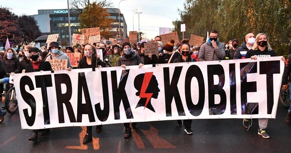 Nie uważam, że w sprawie aborcji powinno być przeprowadzane jakiekolwiek referendum. To są sprawy życia i śmierci, bardzo poważna rzecz - powiedział we wtorek prezydent Andrzej Duda.