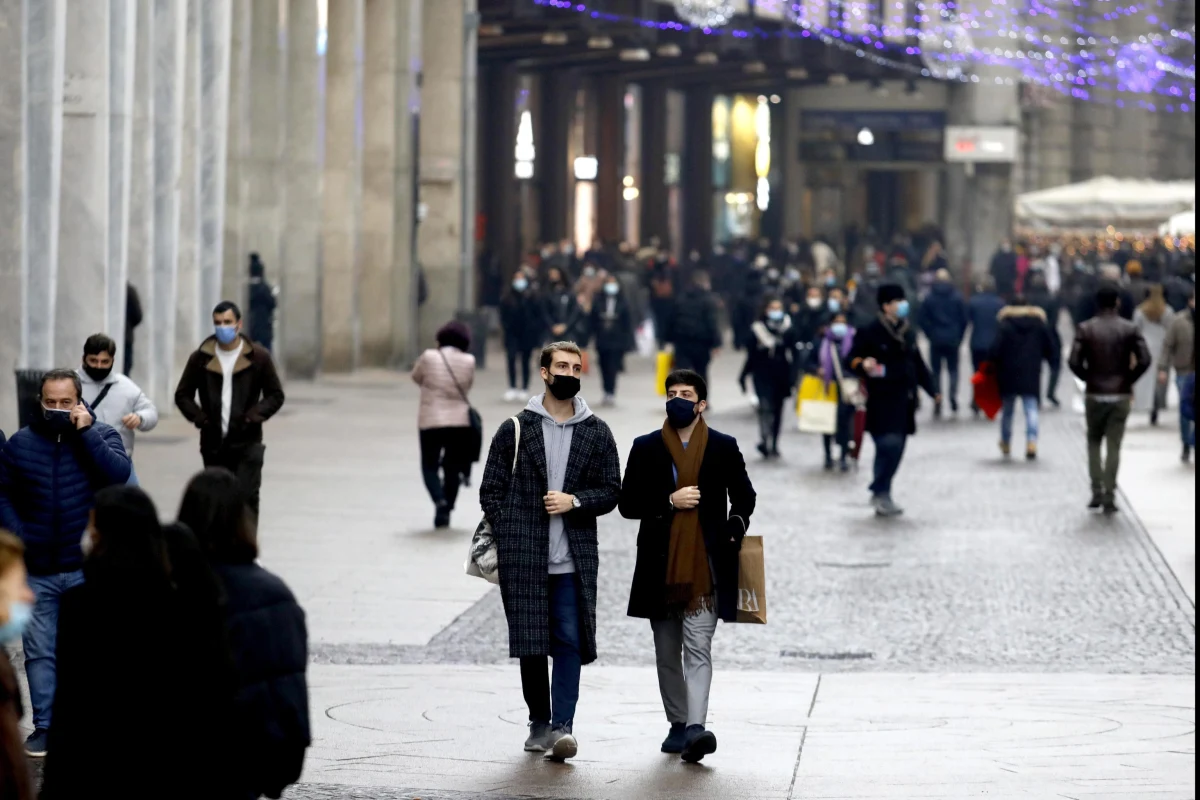 W okresie Świąt Bożego Narodzenia oraz do 28 grudnia w Polsce nie będą obowiązywały dodatkowe restrykcje poza już wprowadzonymi. Wiele państw europejskich zaostrzyło natomiast ograniczenia na czas świąt Bożego Narodzenia.
