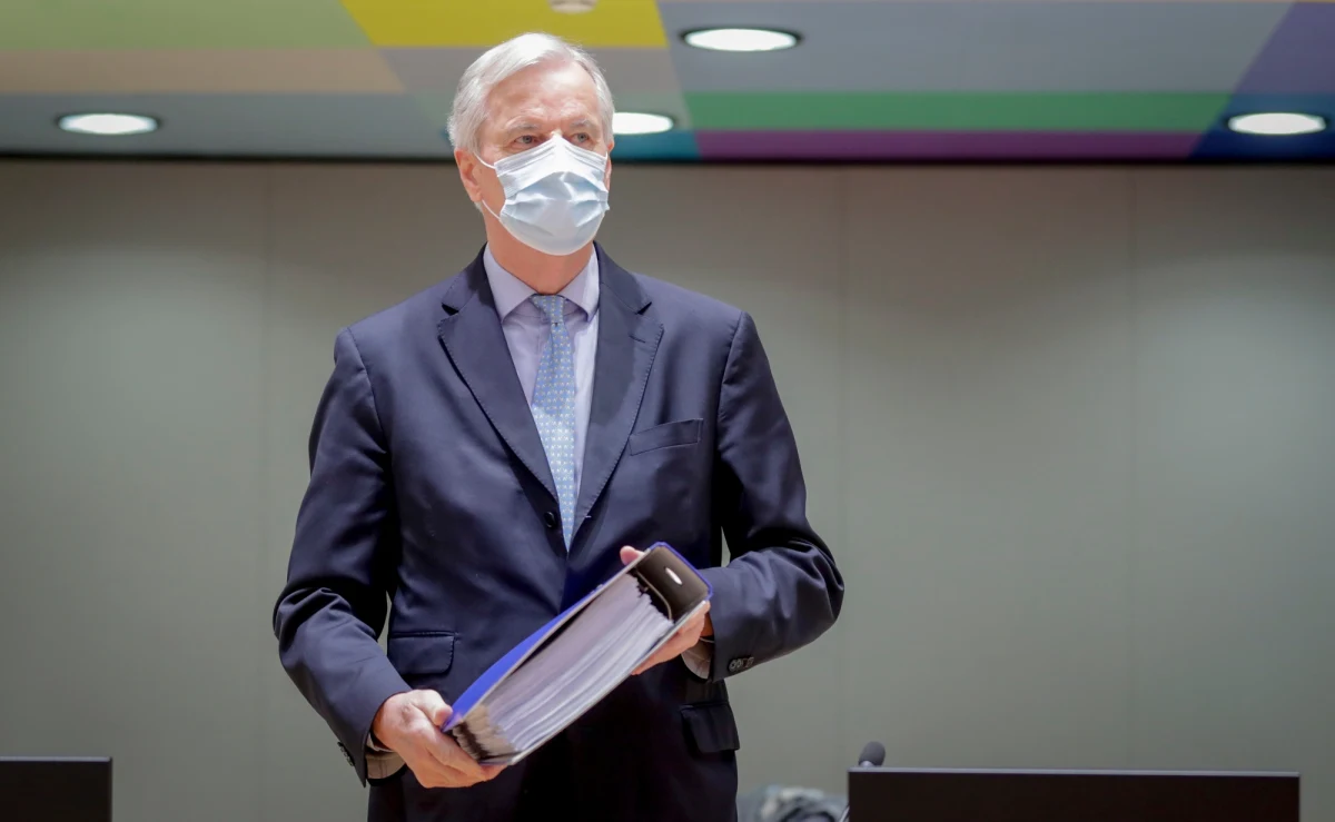 W Brukseli odbyło się posiedzenie ambasadorów państw UE ws. umowy z Londynem po brexicie. Polski ambasador Andrzej Sadoś podziękował głównemu unijnemu negocjatorowi Michelowi Barnierowi za pracę nad porozumieniem.