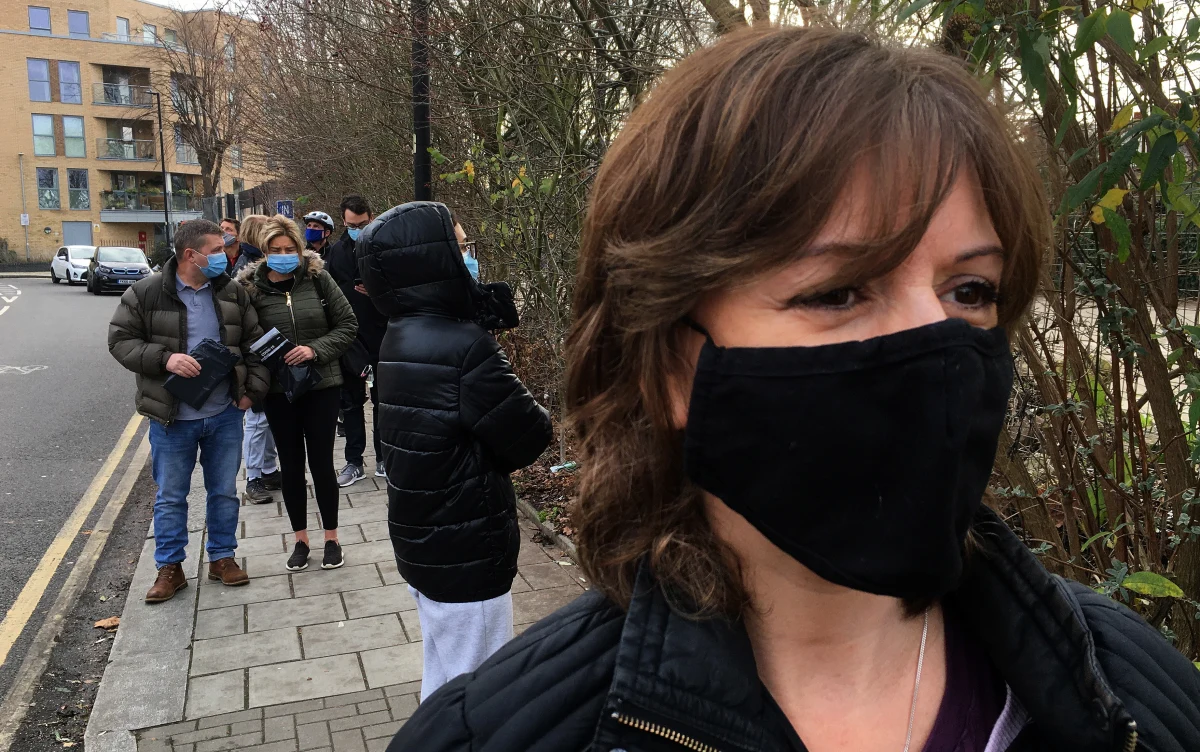 W Wielkiej Brytanii w ciągu ostatniej doby wykryto 32 725 nowych zakażeń koronawirusem oraz zarejestrowano 570 zgonów z powodu Covid-19 - poinformował po południu brytyjski rząd.