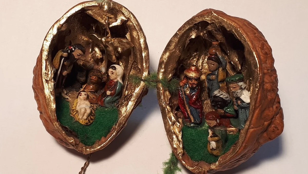 Zakupy, gotowanie, przyozdabianie domu - właśnie tak wyglądają przygotowania do świąt Bożego Narodzenia. Okazuje się, że polskie rody magnackie miały podobne zadania. Nasza dziennikarka zajrzała do pałacu w Nieborowie w Łódzkiem, dziś oddziału Muzeum Narodowego, który przez 170 lat był siedzibą rodziny Radziwiłłów. Ostała się tu jedna z niewielu pamiątek - unikatowa mała szopka bożonarodzeniowa w łupinie orzecha włoskiego.