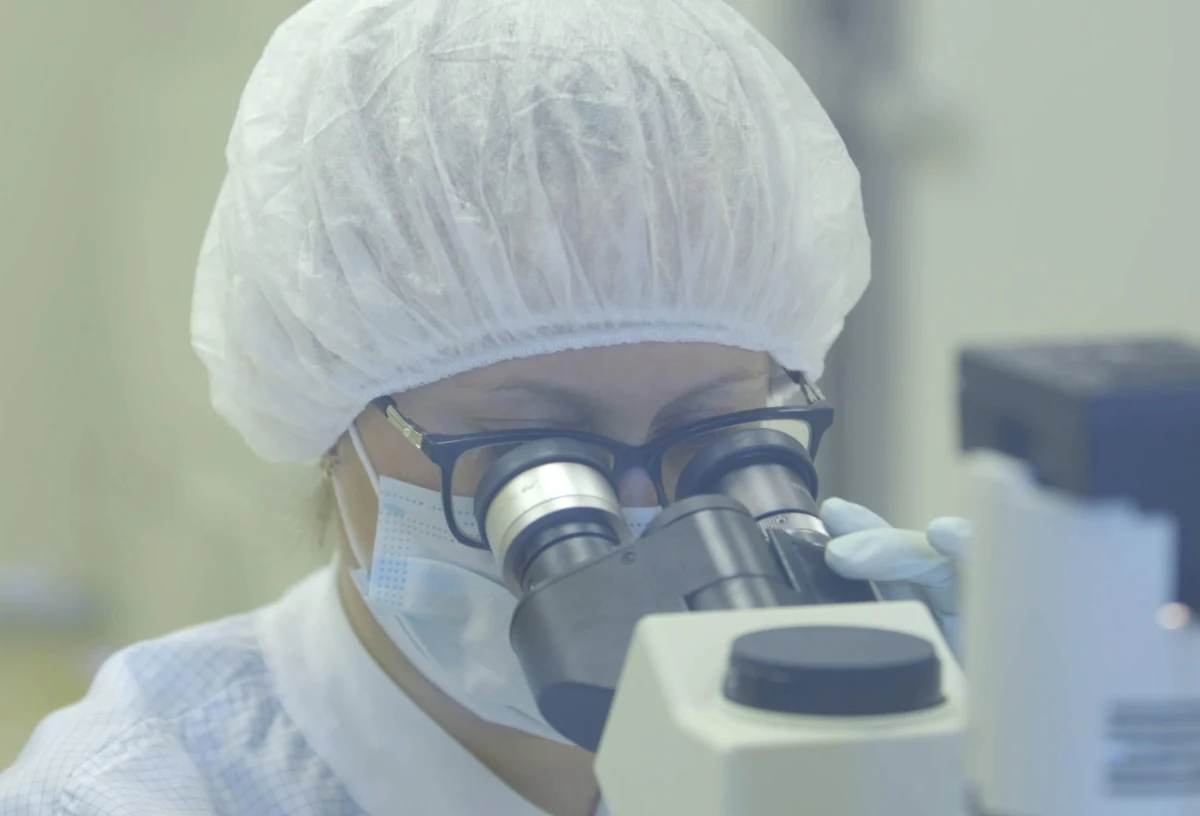 W Brescii w Lombardii odkryto "włoską odmianę" koronawirusa, która być może jest prekursorem tej angielskiej - ogłosił prezes włoskiego Stowarzyszenia Wirusologii prof. Arnaldo Caruso. W rozmowie z agencją Adnkronos wyjaśnił, że wariant ten krążył w Italii już w sierpniu.