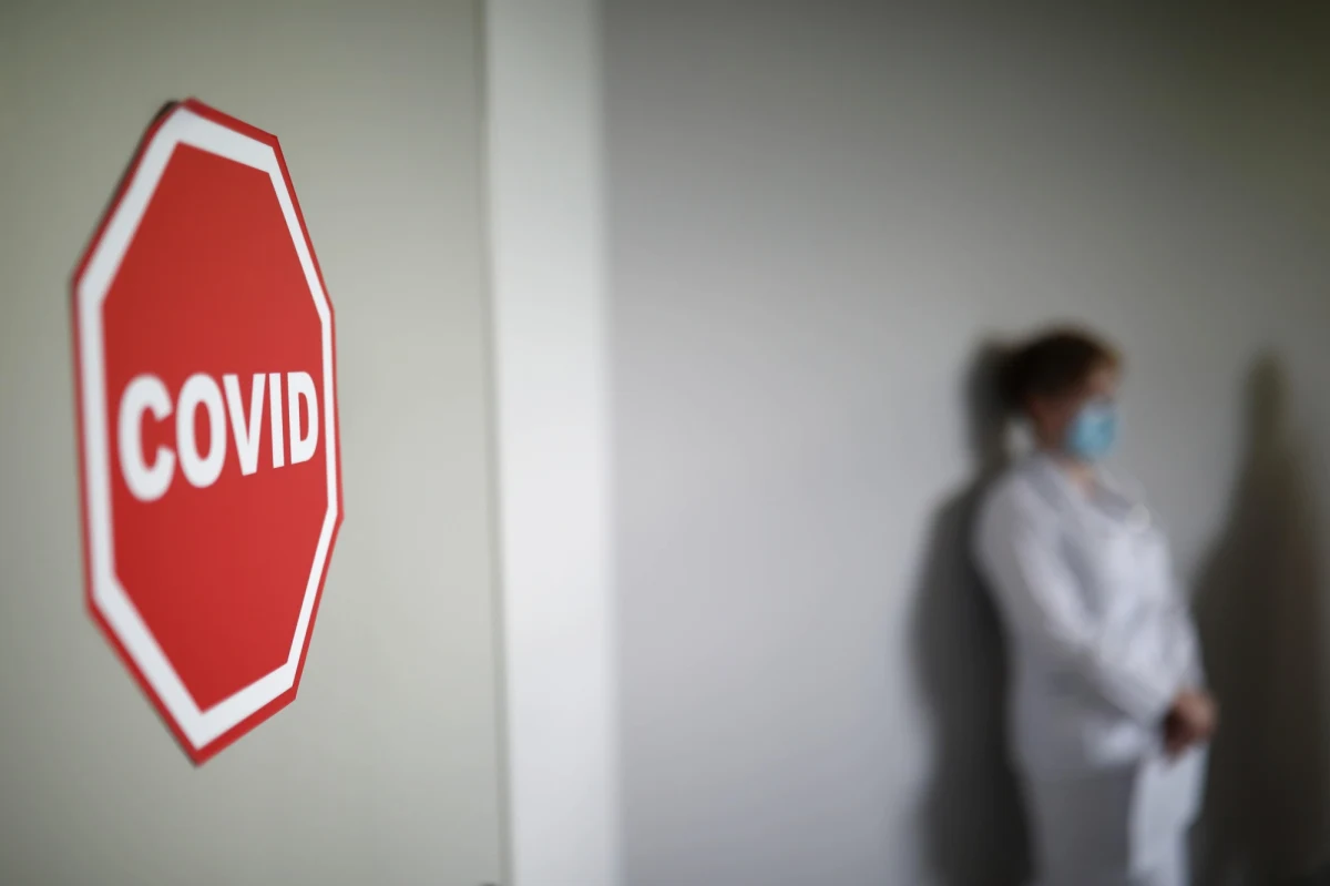 W ciągu 51 tygodni 2020 roku zmarło w Polsce o 60 tysięcy ludzi więcej niż w całym roku 2019 – donosi "Gazeta Wyborcza", która sprawdziła statystki zgonów w naszym kraju od II wojny światowej. Jak się okazuje, po roku 1945 tylko jeden rok był równie tragiczny jak 2020.