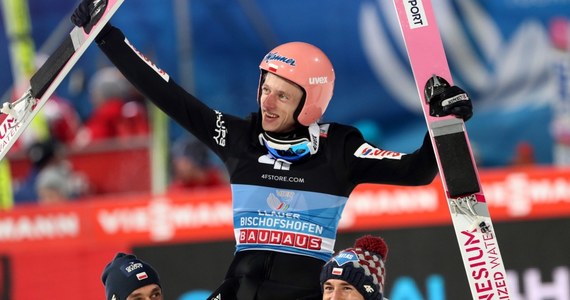 Wszyscy polscy skoczkowie narciarscy mieli negatywny wynik środowych testów na koronawirusa i w komplecie przystąpią w czwartek do kwalifikacji przed drugim konkursem Turnieju Czterech Skoczni w Garmisch-Partenkirchen.