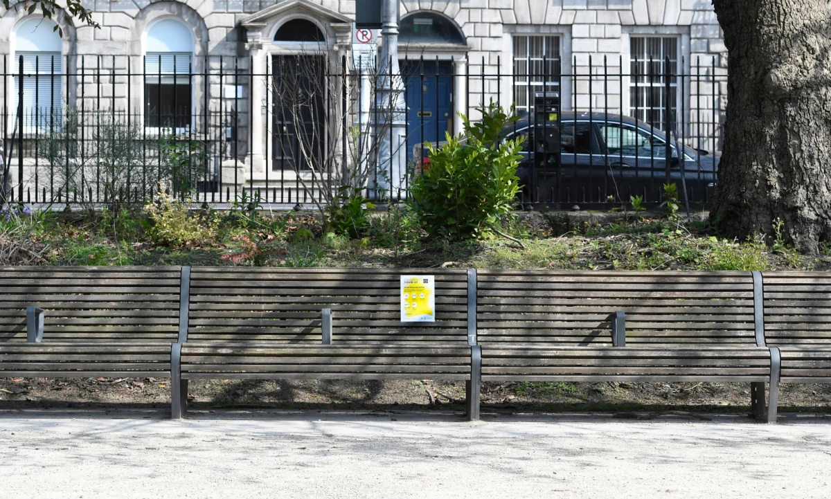 W związku z nową odmianą koronawirusa w Irlandii o północy ze środy na czwartek przywrócony zostanie najwyższy, piąty poziom restrykcji, co oznacza kolejny lockdown, który potrwa co najmniej do 31 stycznia - ogłosił w środę wieczorem irlandzki rząd.