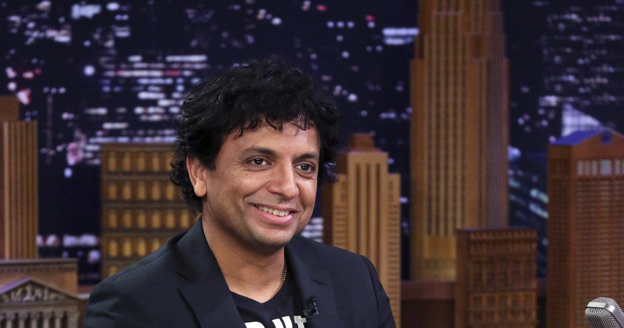 M. Night Shyamalan, twórca takich filmów jak "Szósty zmysł" czy "Niezniszczalny", doczekał się swojej następczyni. Jego córka Ishana Night Shyamalan wyreżyserowała dwa odcinki drugiego sezonu serialu "Servant", którego jej ojciec jest jednym z twórców razem z Tonym Basgallopem.