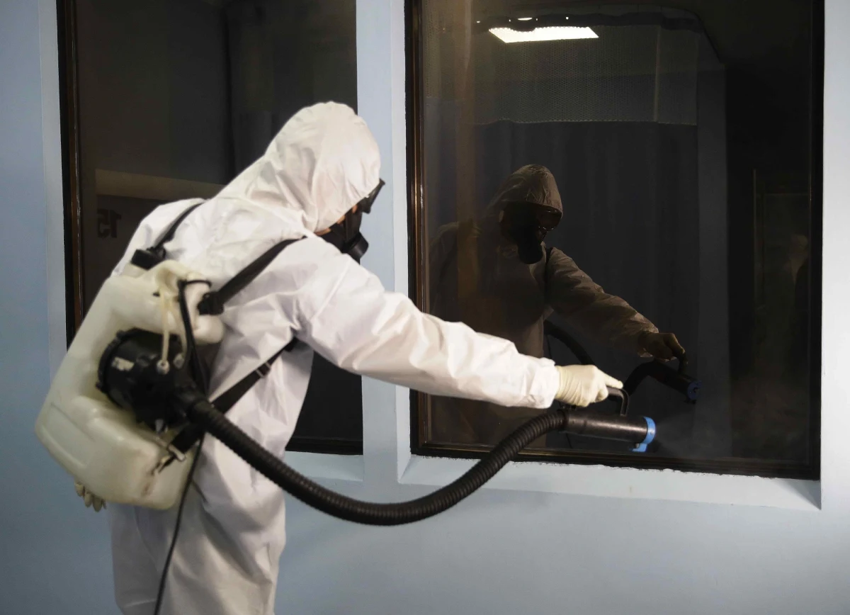 Jeszcze kilka miesięcy temu wydawało się, że Niemcy stosunkowo dobrze przeszły przez kryzys spowodowany pandemią koronawirusa, ale teraz, podczas drugiej fali, wypróbowane mechanizmy zawiodły - alarmuje "Der Spiegel", dokonując bilansu działań władz federalnych i regionalnych. "Władze pokazały czego nie potrafią" - podkreśla tygodnik.