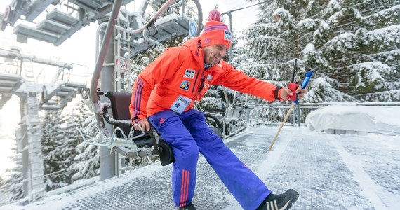 Trener norweskich skoczków narciarskich Alexander Stoeckl będzie prawdopodobnie nieobecny podczas piątkowego konkursu Turnieju Czterech Skoczni w Garmisch-Partenkirchen, ponieważ zdecydował się pozostać przy Mariusie Lindviku. Zawodnik przebywa w szpitalu w Innsbrucku.