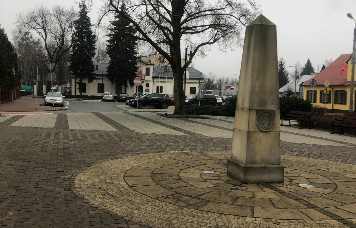 "To dla nas nadzieja w trudnych czasach" - przyznają w rozmowie z RMF FM mieszkańcy mazowieckich Wiskitek. Ta położona między Łodzią i Warszawą gmina 1 stycznia - po 151 latach - odzyskała prawa miejskie. Nasz reporter Michał Dobrołowicz rozmawiał z mieszkańcami Wiskitek: o ich nadziejach i niepokojach związanych z tym, że mieszkają już w mieście. W tym roku gmina obchodzi 800-lecie powstania.