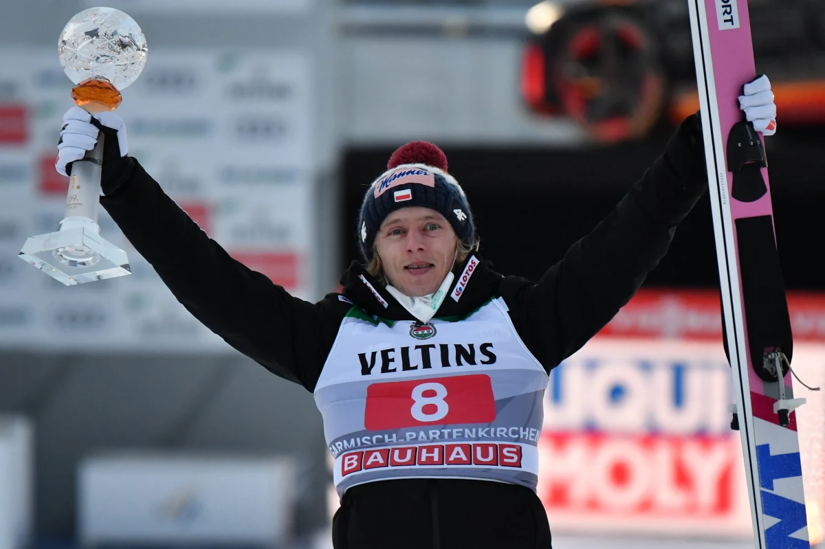 "To jest super uczucie" - przyznał Dawid Kubacki po pobiciu rekordu obiektu w Garmisch-Partenkirchen i zwycięstwie w drugim konkursie Turnieju Czterech Skoczni. Polak w finale osiągnął 144 metry. "Wygrywam pierwszy konkurs w roku, co mi się jeszcze nigdy nie zdarzyło" - dodał.