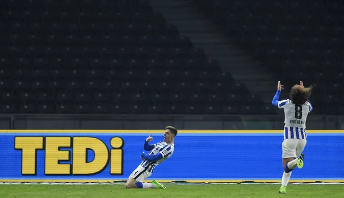 Hertha Berlin - Schalke 3-0 w meczu 14. kolejki Bundesligi. Gol Krzysztofa Piątka