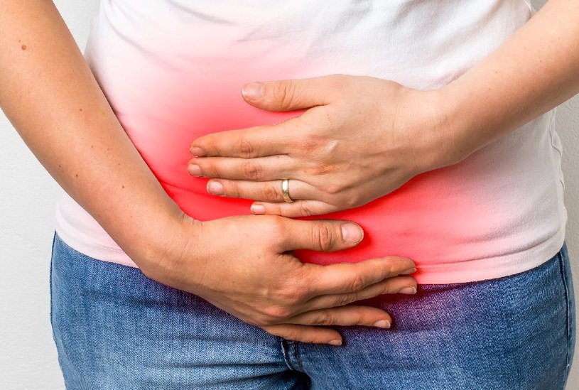 Chińscy lekarze opisują przypadek 27-latki, która niespodziewanie dowiedziała się, że ma w brzuchu jądra, więc biologicznie jest mężczyzną. Ich zdaniem mamy tu do czynienia z rzadką formą wrodzonego przerostu nadnerczy z połączeniem męskich chromosomów płciowych i żeńskich hormonów. 
