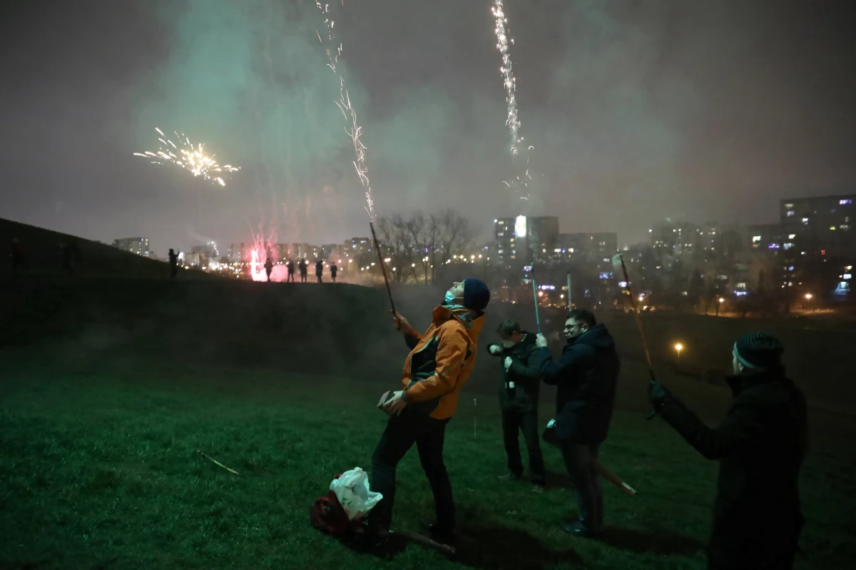 Funkcjonariusze nie wystawili żadnego mandatu, ani wniosku o ukaranie do sądu, za złamanie godziny policyjnej w sylwestra – dowiedział się w Komendzie Głównej Policji reporter RMF FM. 


