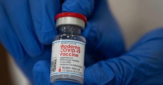 Europejska Agencja Leków może jeszcze dzisiaj zatwierdzić szczepionkę przeciw Covid-19 opracowaną przez amerykańską firmę Moderna - dowiedziała się nieoficjalnie korespondentka RMF FM w Brukseli Katarzyna Szymańska-Borginon. Pierwotnie Agencja miała zatwierdzić preparat 6 stycznia, ale - jak twierdzą źródła naszej dziennikarki - trwa już spotkanie w tej sprawie.