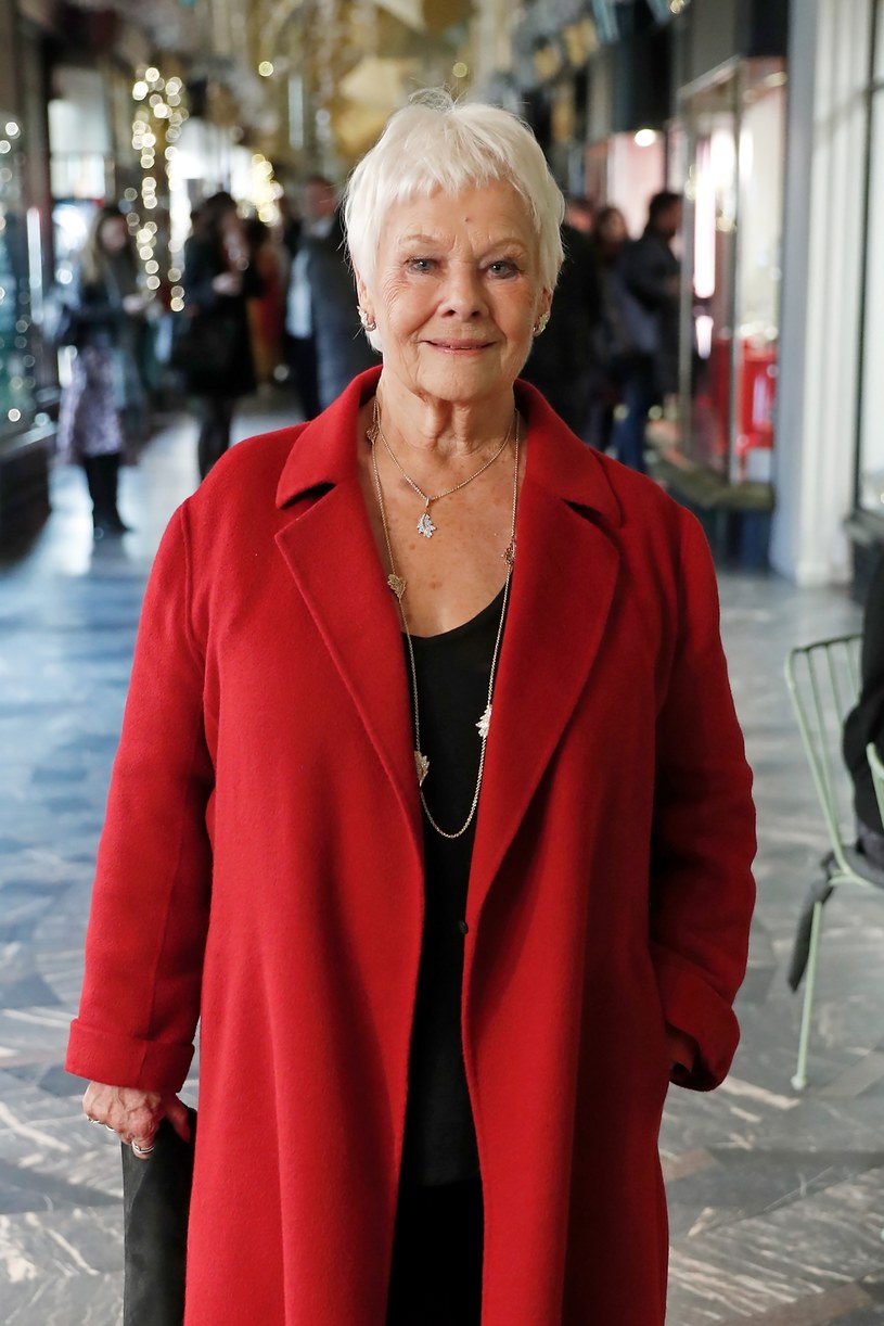​Judi Dench wyznała, że o tym, jakie imię otrzyma, zdecydowała słynna wróżka, do której wybrał się jej ojciec. Gwiazda podzieliła się tą ciekawostką przy okazji nadchodzącej premiery jej nowego filmu "Jak wywołałem byłą żonę", w którym gra jasnowidzkę.