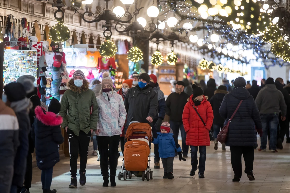 W ciągu ostatniej doby w Polsce wykryto 7624 przypadki zakażenia koronawirusem - podało Ministerstwo Zdrowia. Zmarło 341 pacjentów. 