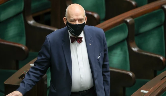 Janusz Korwin-Mikke przyjechał do sklepu w samej bieliźnie. "Żona mnie podwiozła"