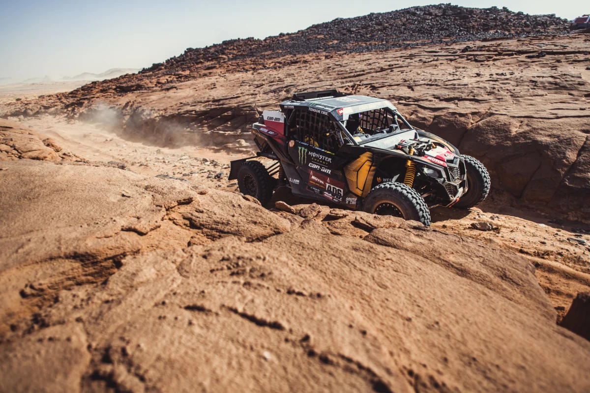 Startujący pojazdem UTV Michał Goczał i Szymon Gospodarczyk zajęli trzecie miejsce na trzecim etapie Rajdu Dakar. Dobrze pojechał 11. wśród motocyklistów Maciej Giemza. Także 11. w kategorii samochodów był Jakub Przygoński, który w klasyfikacji generalnej jest nadal piąty.