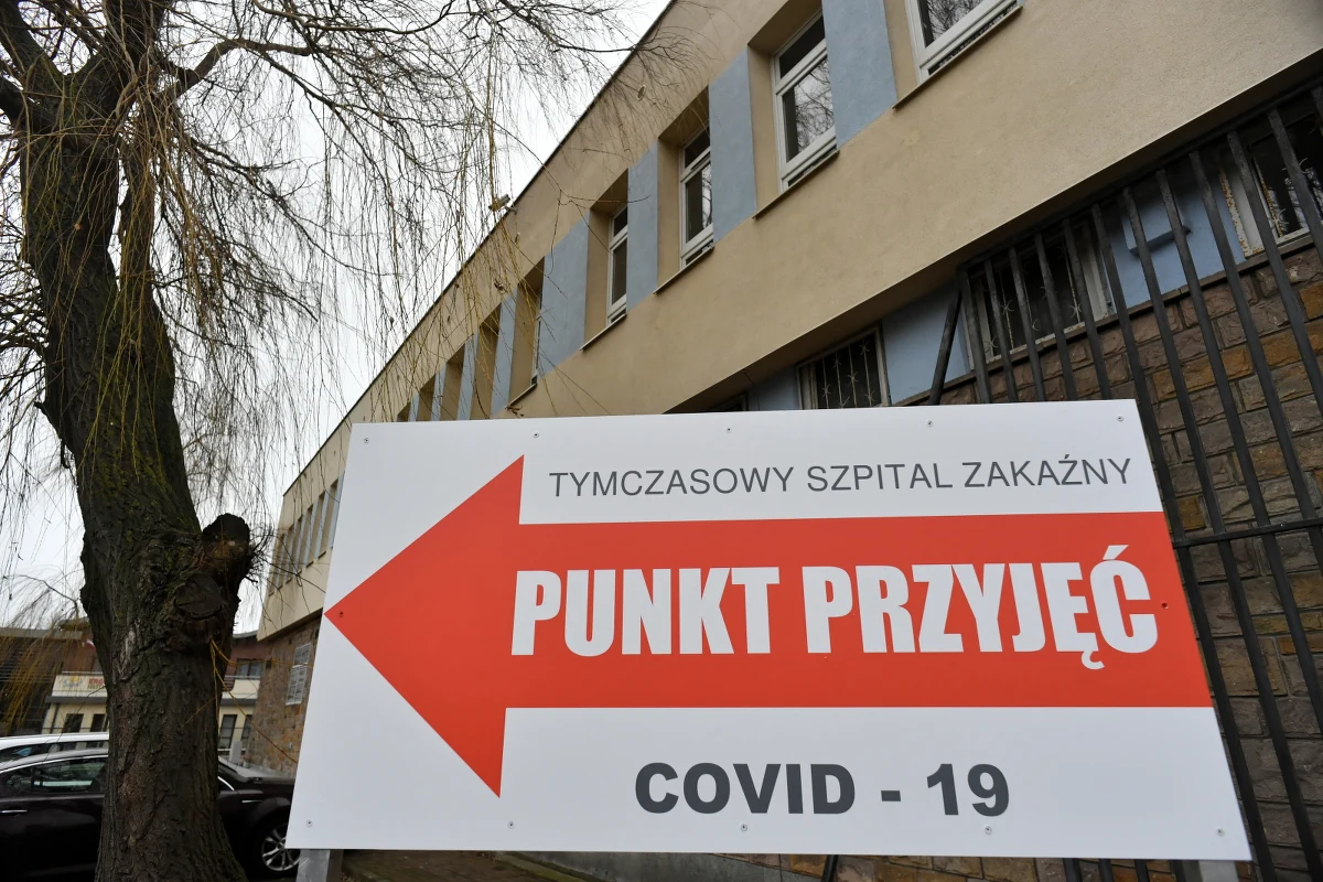 W ciągu ostatniej doby w Polsce odnotowano 14 151 nowych zakażeń koronawirusem. Zmarło 553 pacjentów. 