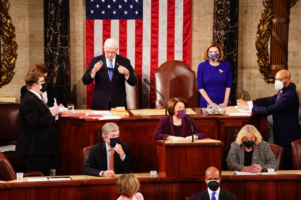 ​Wiceprezydent USA Mike Pence przekazał w środowym oświadczeniu, iż uważa że nie może jednoosobowo zadecydować o zaakceptowaniu lub odrzuceniu głosów elektorów. Dodał, że "podziela obawy Amerykanów dotyczące uczciwości wyborów".