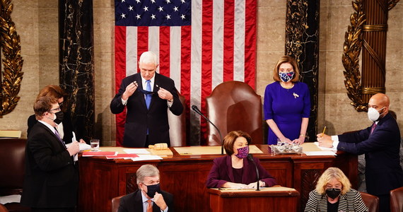 ​Wiceprezydent USA Mike Pence przekazał w środowym oświadczeniu, iż uważa że nie może jednoosobowo zadecydować o zaakceptowaniu lub odrzuceniu głosów elektorów. Dodał, że "podziela obawy Amerykanów dotyczące uczciwości wyborów".