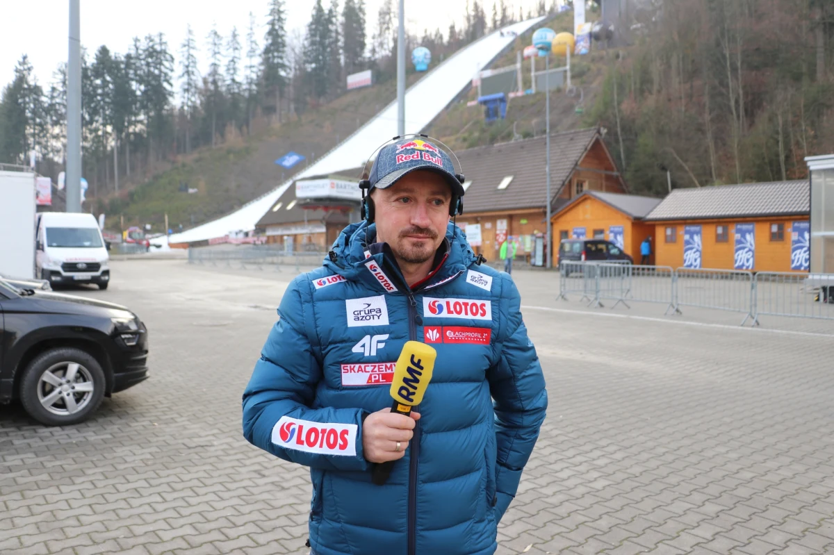 „Dla nas to jest bardzo zadowalające. Wiemy doskonale, że praca, która była wykonana w lecie, skutkuje. Fajnie, że ta forma nabiera na mocy i chłopaki pokazują się z wielkim pazurem i pokazują, jak się skacze” – chwalił formę naszych skoczków po ich fenomenalnym występie w Turnieju Czterech Skoczni w Porannej rozmowie w RMF FM Adam Małysz.