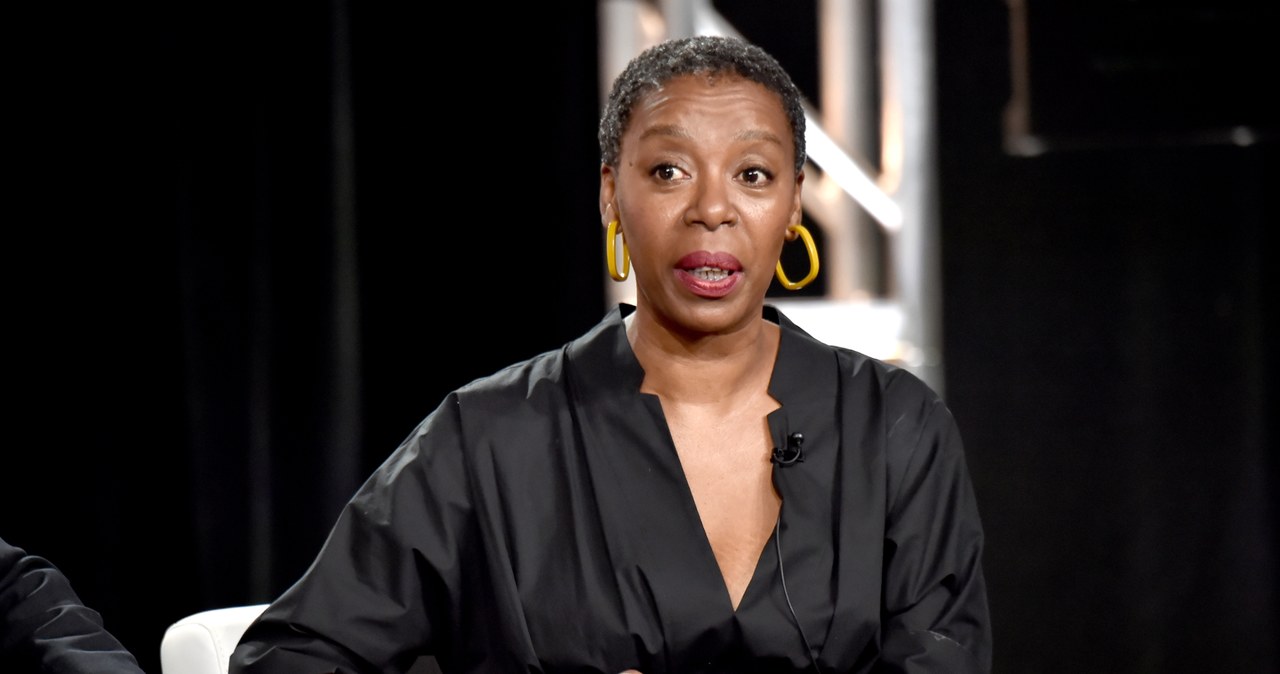 Noma Dumezweni, którą ostatnio można było zobaczyć w popularnym serialu stacji HBO "Od nowa", dołączyła do obsady przygotowywanego przez studio Disneya aktorskiego remake'u "Małej syrenki". Wcieli się ona w nową postać, która nie pojawiła się w animowanym hicie z 1989 roku. Nie wiadomo, kim dokładnie będzie bohaterka grana przez Dumezweni, ale według informacji portalu "Deadline", została ona napisana specjalnie na potrzeby powstającego filmu.