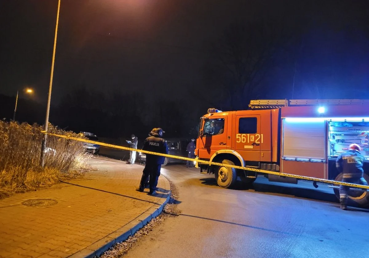 Dane osobowe w tym wyniki badań, nazwiska, numery pesel, faktury czy kopie akt sądowych - znaleziono porzucone przy jednej z lokalnych dróg w Kokotowie w pobliżu małopolskiej Wieliczki. 