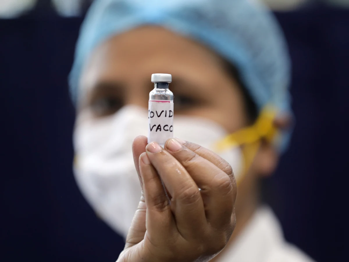 Pod koniec stycznia na unijny rynek dopuszczona może zostać trzecia szczepionka przeciw Covid-19: opracowana przez koncern farmaceutyczny AstraZeneca i naukowców z Uniwersytetu Oksfordzkiego. Europejska Agencja Leków, która oceni preparat, spodziewa się, że AstraZeneca złoży w przyszłym tygodniu wniosek o dopuszczenie swojego produktu do obrotu.