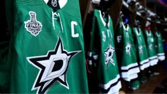 NHL. Osiem zakażeń koronawirusem w Dallas Stars, start sezonu "Gwiazd" opóźniony