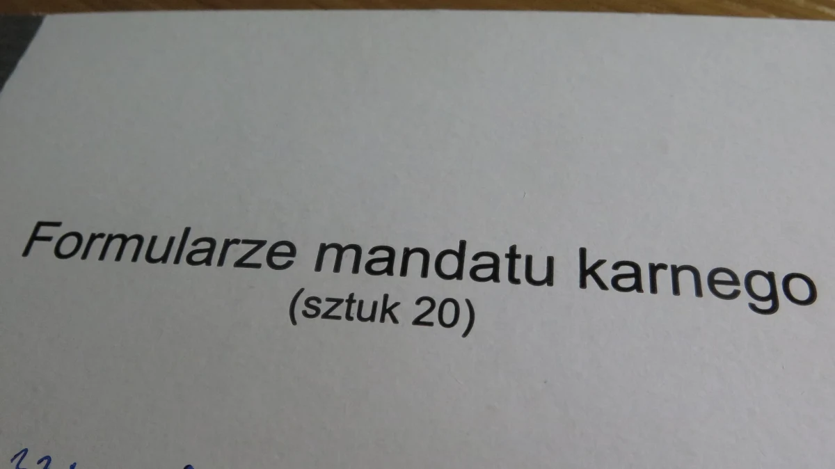 Propozycję rezygnacji z ewentualności odmowy przyjęcia mandatu karnego na rzecz możliwości zaskarżenia nałożonego mandatu do sądu - przewiduje poselski projekt nowelizacji Kodeksu postępowania ws. o wykroczenia autorstwa Prawa i Sprawiedliwości zamieszczony na stronach Sejmu.