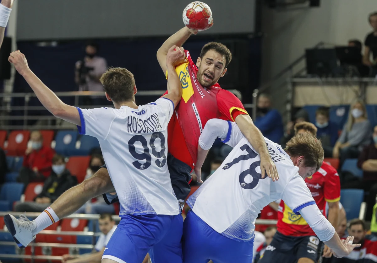 Piłkarze ręczni wystosowali pismo do władz federacji (IHF) z prośbą o zamknięcie dla kibiców trybun w trakcie meczów mistrzostw globu, które 13 stycznia rozpoczną się w Egipcie. W niedzielę ma zapaść ostateczna decyzja. Zawodnicy boją się zakażenia koronawirusem.