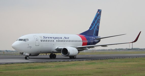 Samolot linii lotniczych Sriwijaya Air z ponad 60 osobami na pokładzie zniknął z radarów. 27-letni Boeing 737-500 leciał z Dżakarty do miasta Pontianak w prowincji Borneo Zachodnie. Maszyna runęła do Morza Jawajskiego. 