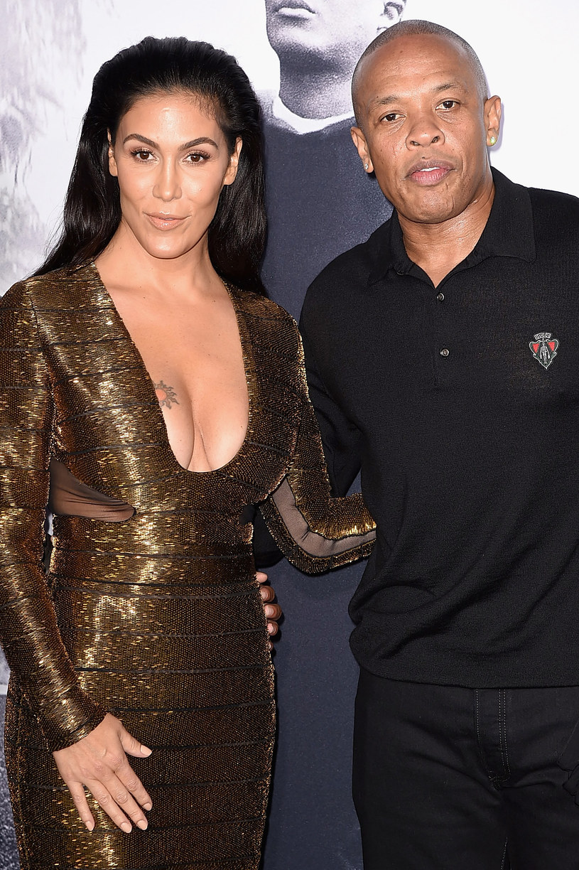 Dochodzący do siebie po trafieniu na oddział intensywnej terapii Dr. Dre, tymczasowo zgodził się płacić rozwodzącej się z nim żonie Nicole Young zapomogi w wysokości dwóch milionów dolarów miesięcznie. 