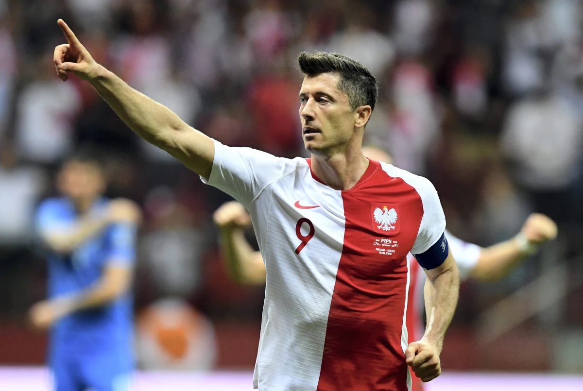 Robert Lewandowski został zwycięzcą plebiscytu na najlepszego Sportowca 2020 roku "Przeglądu Sportowego" i Telewizji Polsat. Tuż za piłkarzem uplasowała się Iga Świątek - mistrzyni French Open 2020. Trzecie miejsce zajął skoczek narciarski Kamil Stoch. 