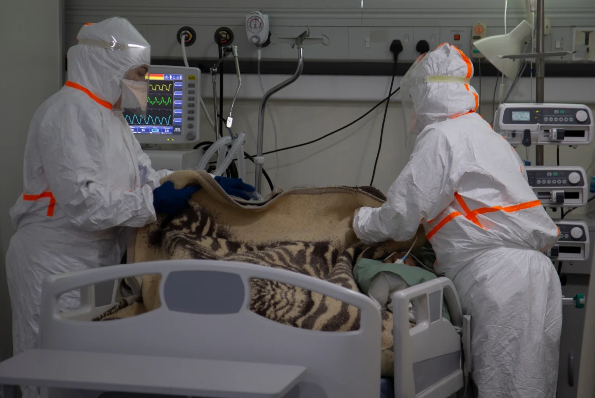 Ministerstwo Zdrowia informuje o 9 410 nowych przypadkach zakażenia koronawirusem. Ostatniej doby zmarło 177 chorych na Covid-19. Bilans epidemii koronawirusa w Polsce to 1 385 522 zakażonych. Nie żyje 31 189 spośród nich. Do tej pory wykonano w Polsce 200 022 szczepień przeciw Covid-19.