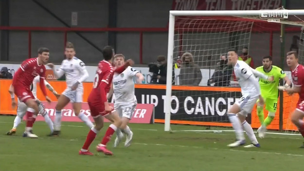 Crawley - Leeds w 3. rundzie Pucharu Anglii. Podopieczni Marcelo Bielsy sensacyjnie polegli w walce z zespołem z League Two aż 0-3.
